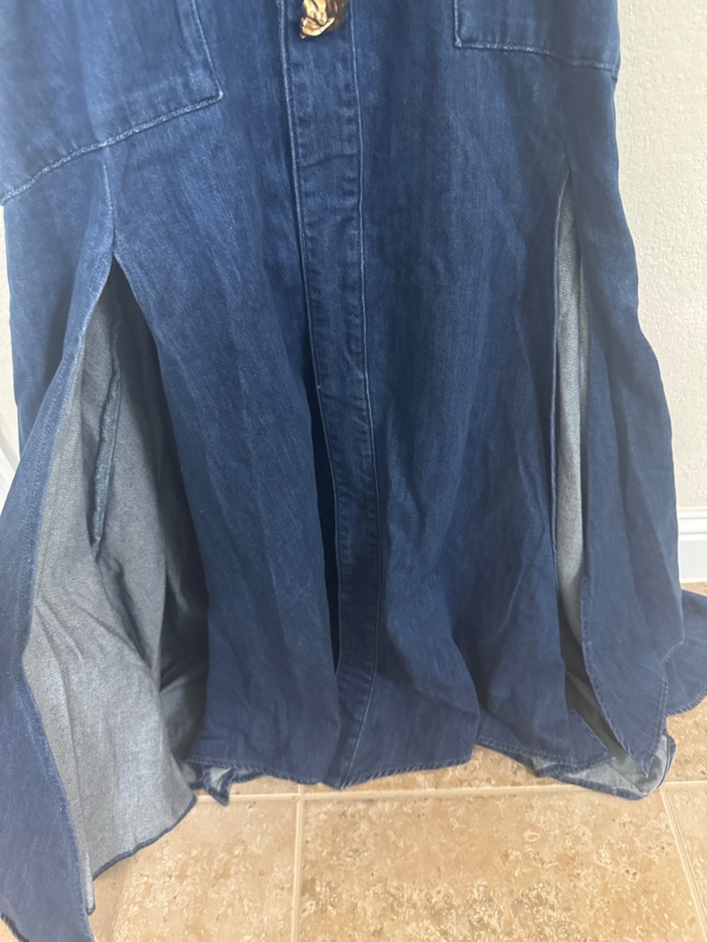 Urban Revivo Denim Maxi Shirt Dress with Gold-Tone Button Accents - Picture 4 of 5